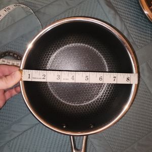Hexclad 8” Frying Pan + lid